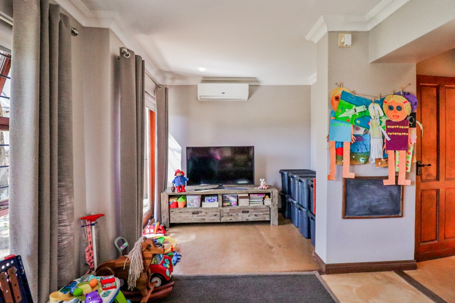 To Let 3 Bedroom Property for Rent in The Coves North West